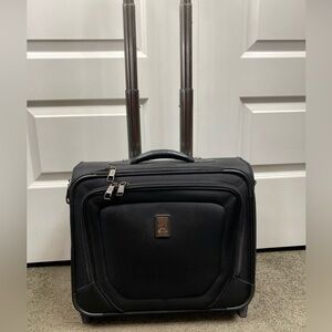TravelPro Platinum Magna Deluxe Rolling Tote Carry-on w/Computer Sleeve Black